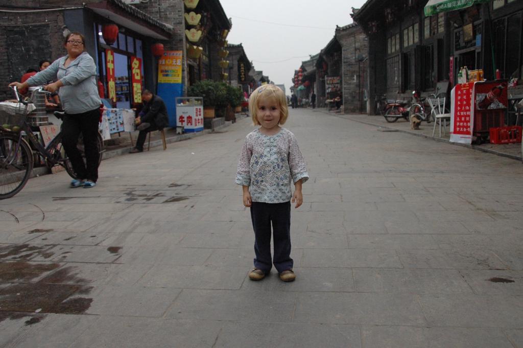 Junior+Nomi+Bakshian+when+she+was+four+years+old+in+Beijing%2C+China%2C+which+she+moved+to+when+she+was+one+year+old+and+lived+in+until+she+was+five.+%28Courtesy+of+Nomi+Bakshian%29